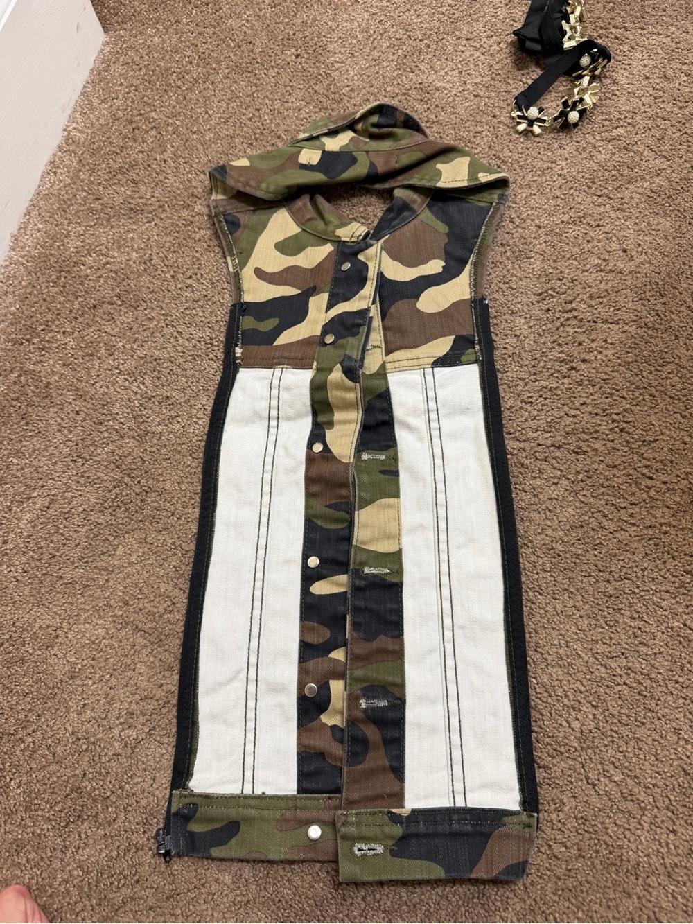 Veronica Beard Camo Button-Front Dickie in Green/Brown - Picture 5 of 6